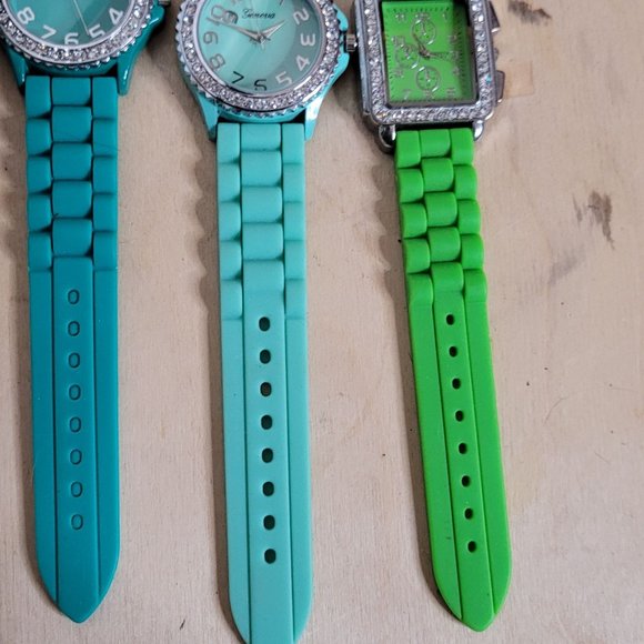 Geneva Watch Lot of 5 Blue Green Silicone Bands Untested No Batteries For Parts - Picture 5 of 15